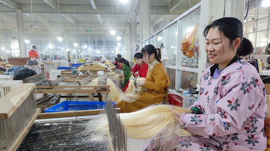 企業忙生產 百姓穩就業